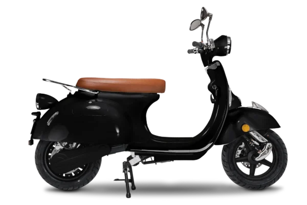 Black beauty - das kleine Schwarze für dich und das Citynightlife ein E-Roller mit viel Klasse und Stil jetzt in der ganzen Schweiz schwarz ist immer passend jetzt aber Lager Zürich für die ganze Schweiz lieferbar
